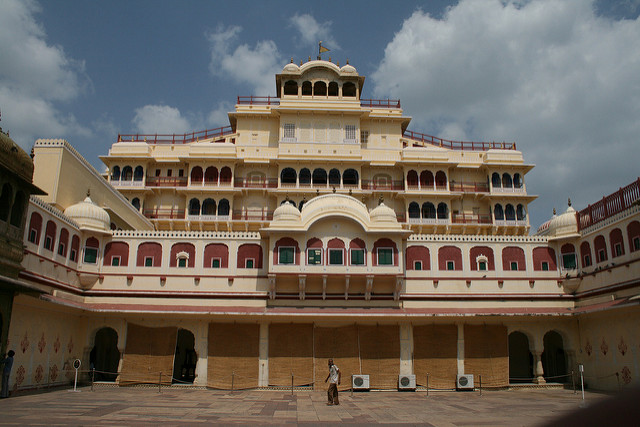 चित्र:Chandra-Mahal-City-Palace-Jaipur.jpg