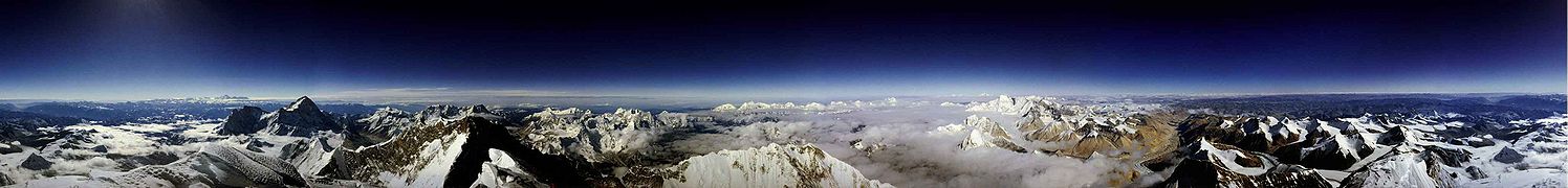 माउंट एवरेस्ट का विहंगम दृश्य