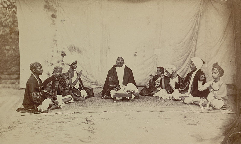 चित्र:Pandit-Teaching-Vedas-Varanasi.jpg