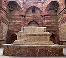 Iltutmish-Tomb-Qutab-Minar.jpg
