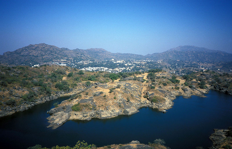 चित्र:Mount-Abu-Rajasthan.jpg