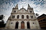 Santa-Cruz-Basilica.jpg