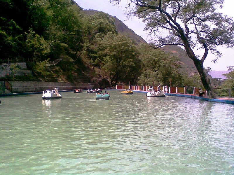 चित्र:Mussoorie-Lake.jpg