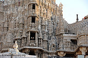Dwarkadhish-Temple-Gujarat-3.jpg