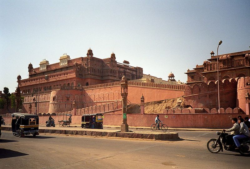 चित्र:Junagarh-Fort-Bikaner.jpg