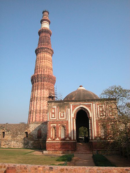 चित्र:Qutub Minar Delhi.jpg